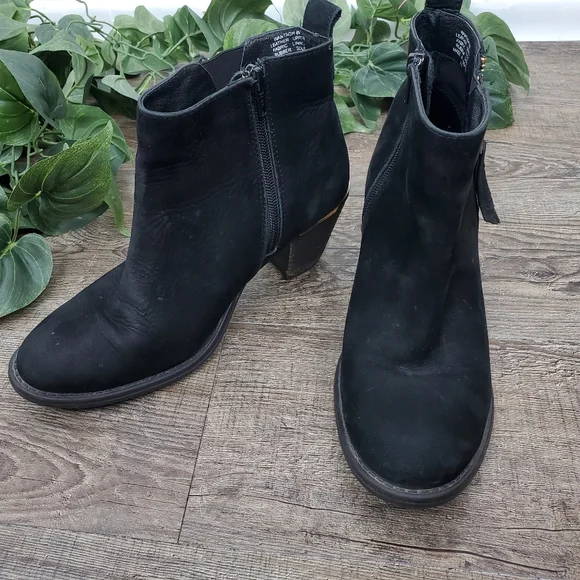 Steve Madden Ankle Boots Wantagh Booties Distressed Nubuck Suede Black Gold Boho - Picture 5 of 15